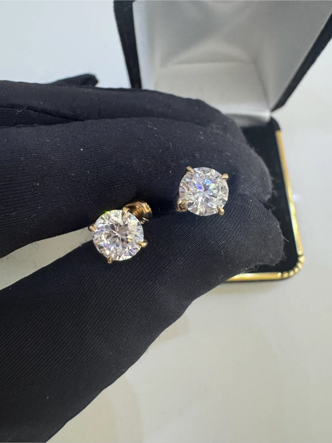 14K Yellow Gold Diamond Stud Earrings - photo 3