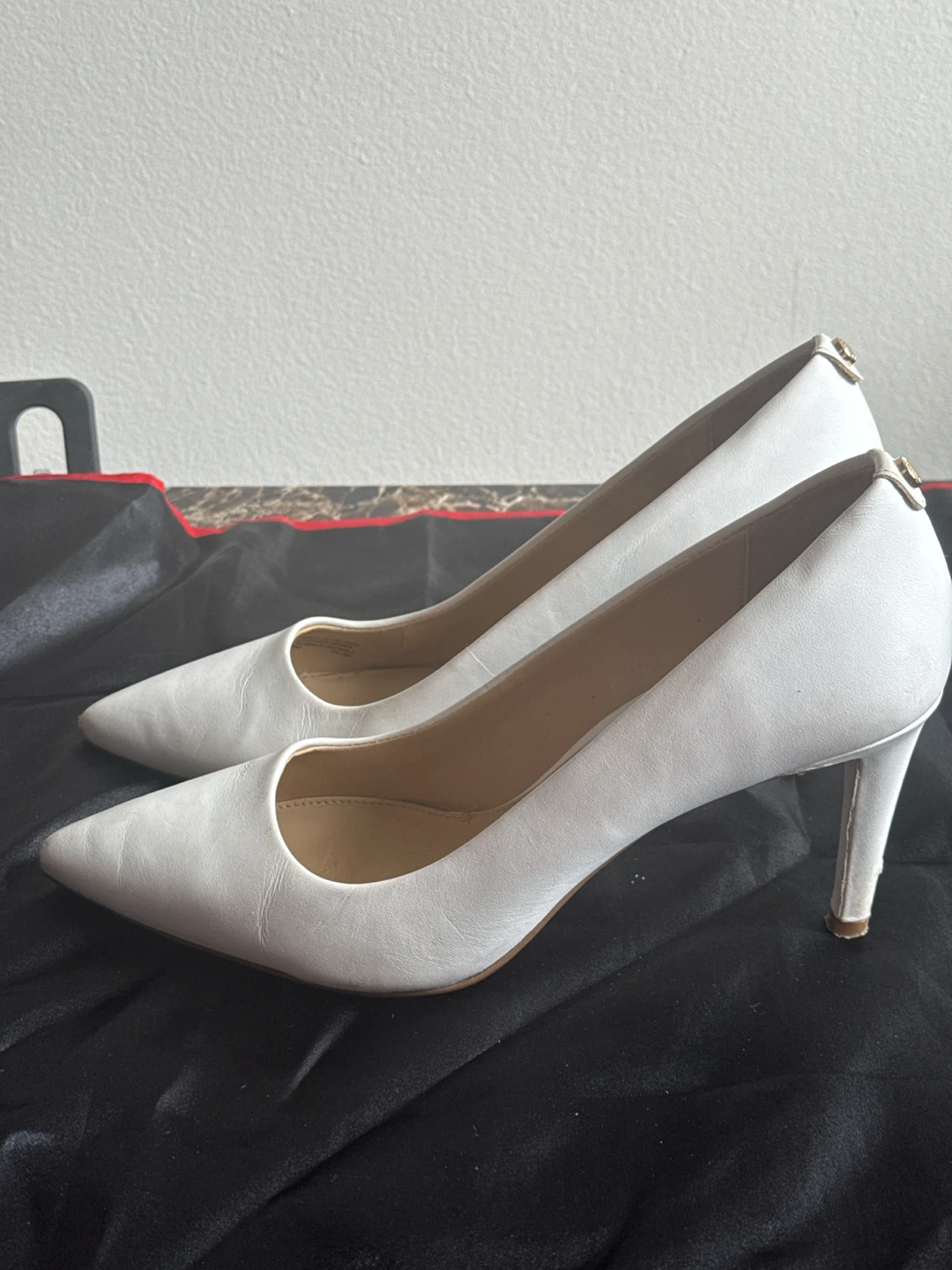 Michael Kors White Leather Heels - photo 2