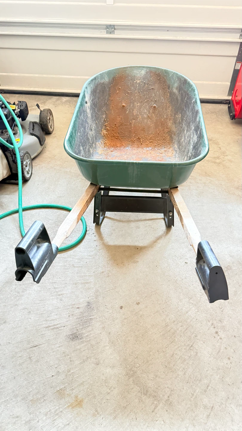 Yardworks Wheelbarrow - photo 2