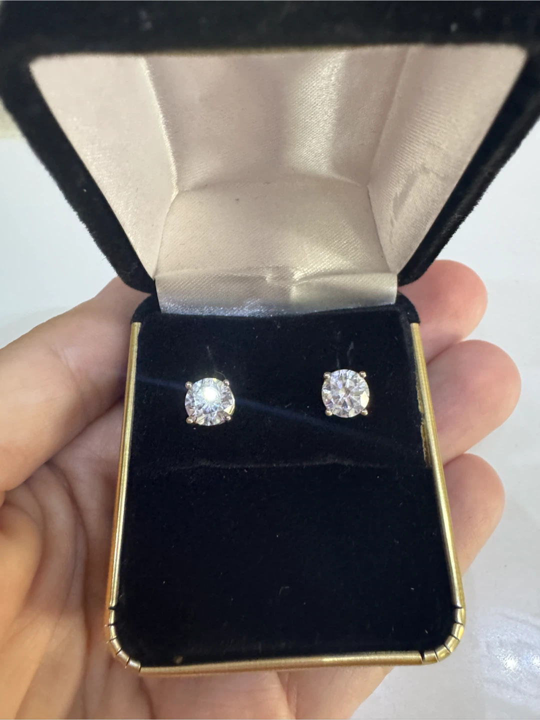 Lab diamond studs 2.04 carat total 10k white gold - photo 2
