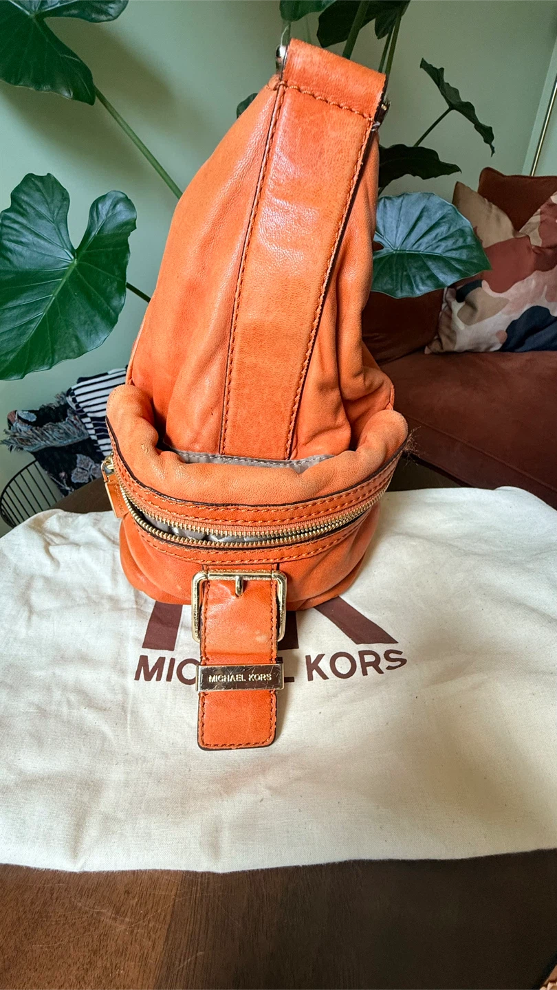 Michael Kors Distressed Orange Leather Shoulder Bag - photo 4
