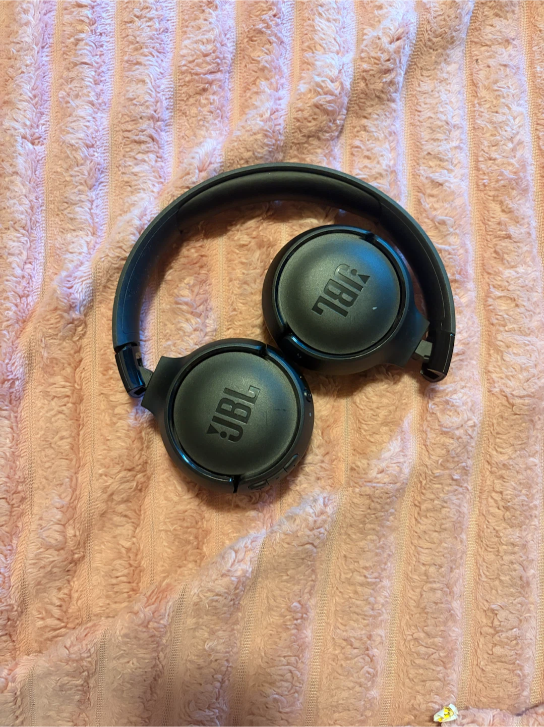 JBL Black Wireless Headphones