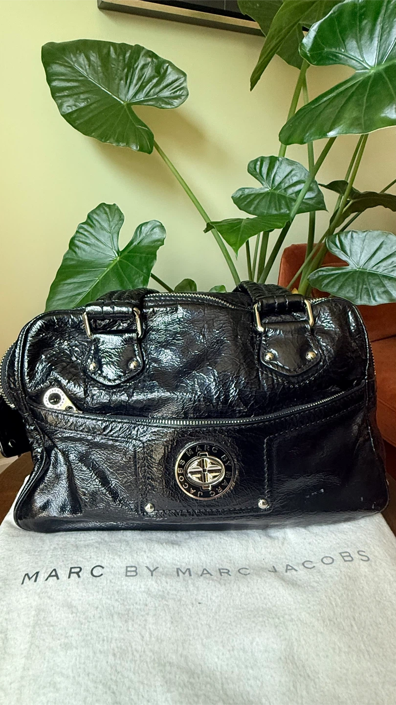 Black Marc by Marc Jacobs Patent Leather Satchel Handbag - photo 2