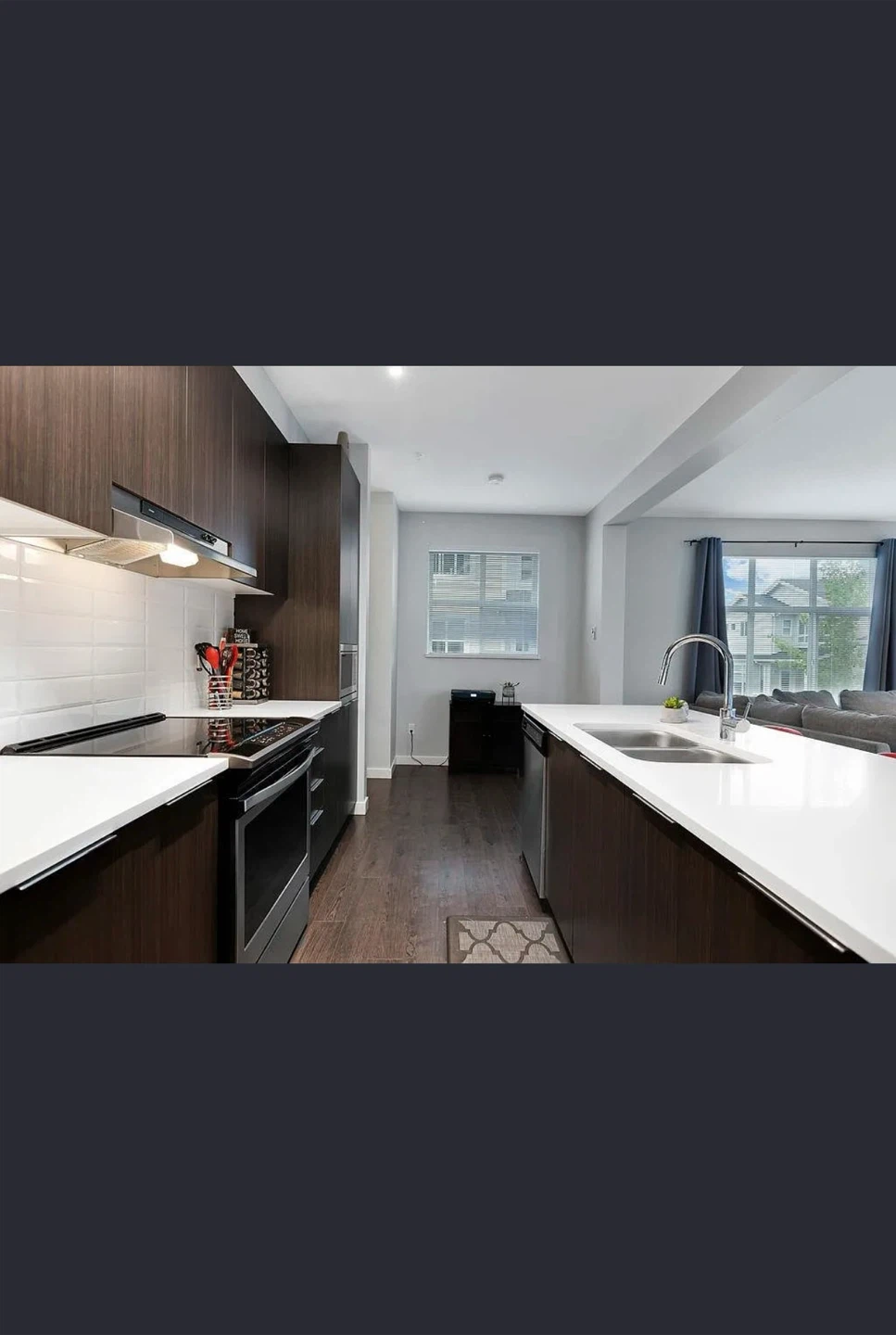 🏡 Beautiful 3 Bed + 2.5 Bath Townhouse for Rent | Available - photo 2