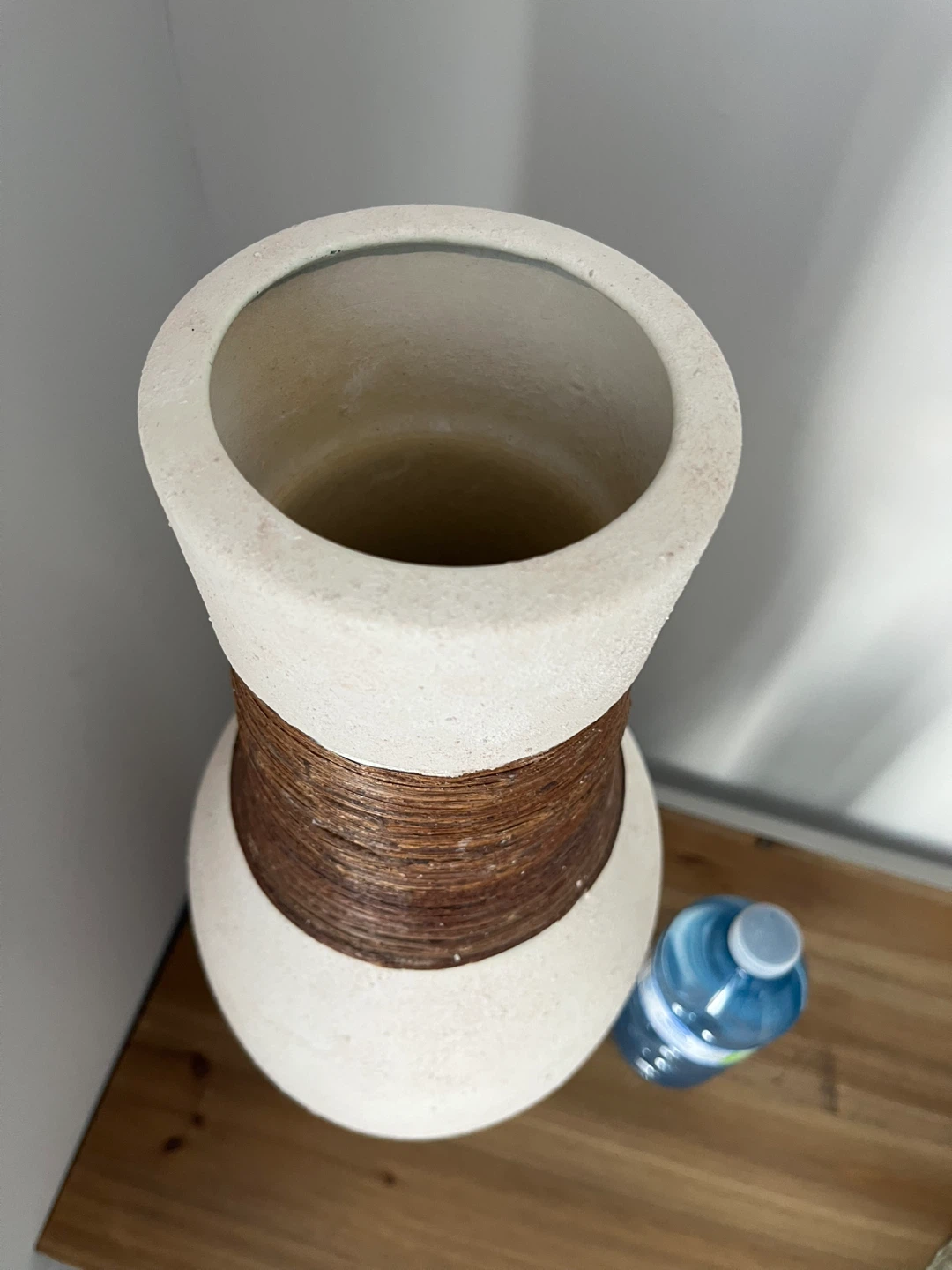 Large rustic cream ceramic floor vase - photo 4