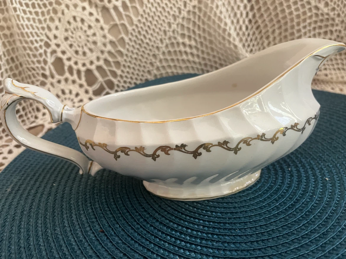 Vintage Gravy Boat, Myott, St. Regis - photo 2