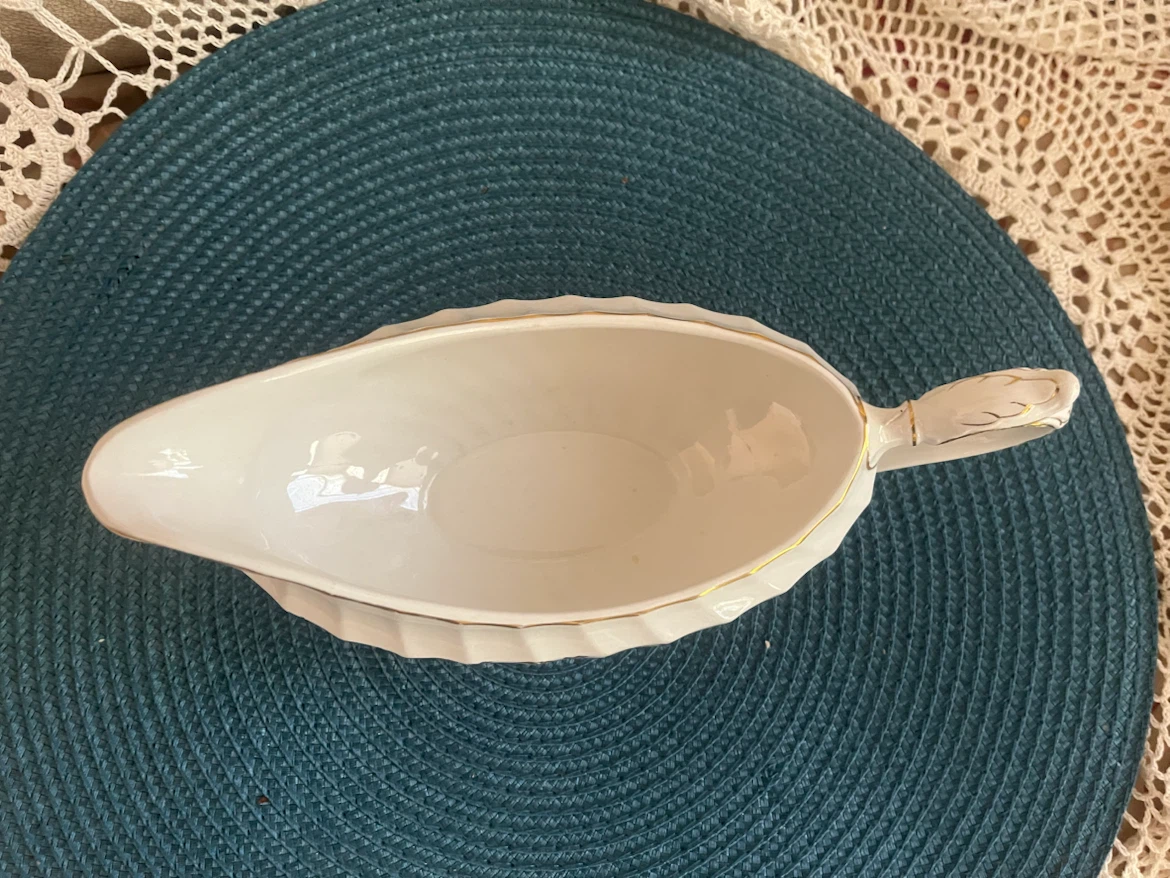 Vintage Gravy Boat, Myott, St. Regis - photo 5