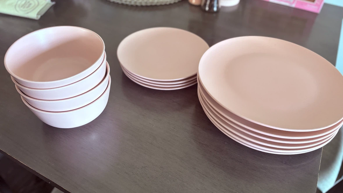 Pink Dinner Plates and Bowls Set