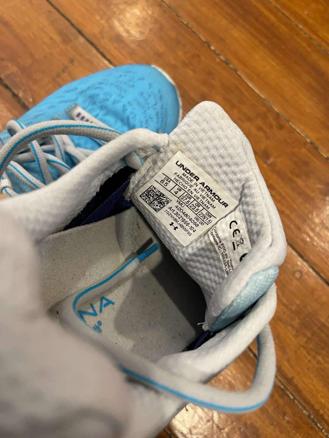 Underarmour women running shoes 6.5 - photo 3