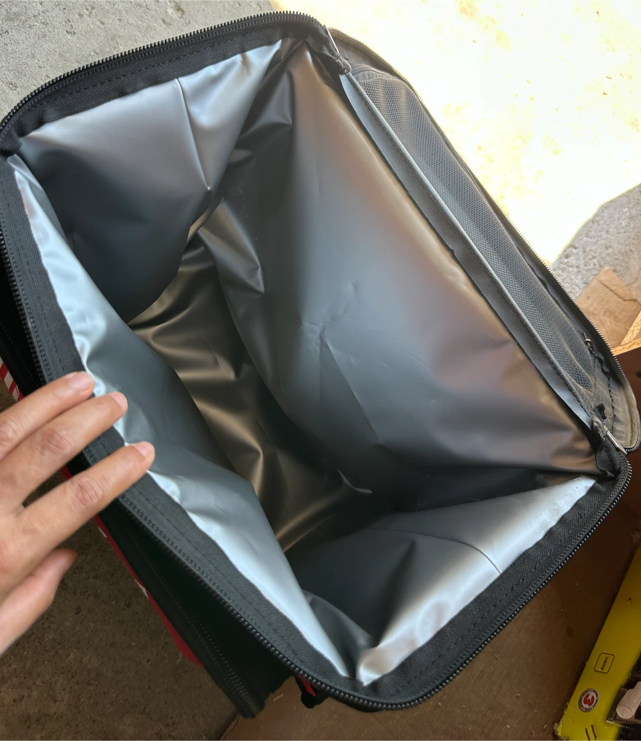 Milwaukee PACKOUT Insulated Cooler Bag - photo 2