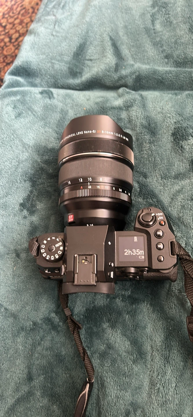 Fujifilm X-T5 Mirrorless Camera with XF 8-16mm f/2.8 lens - photo 3