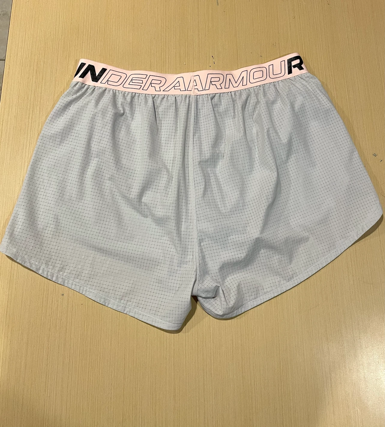 Underarmour women shorts Small - photo 2