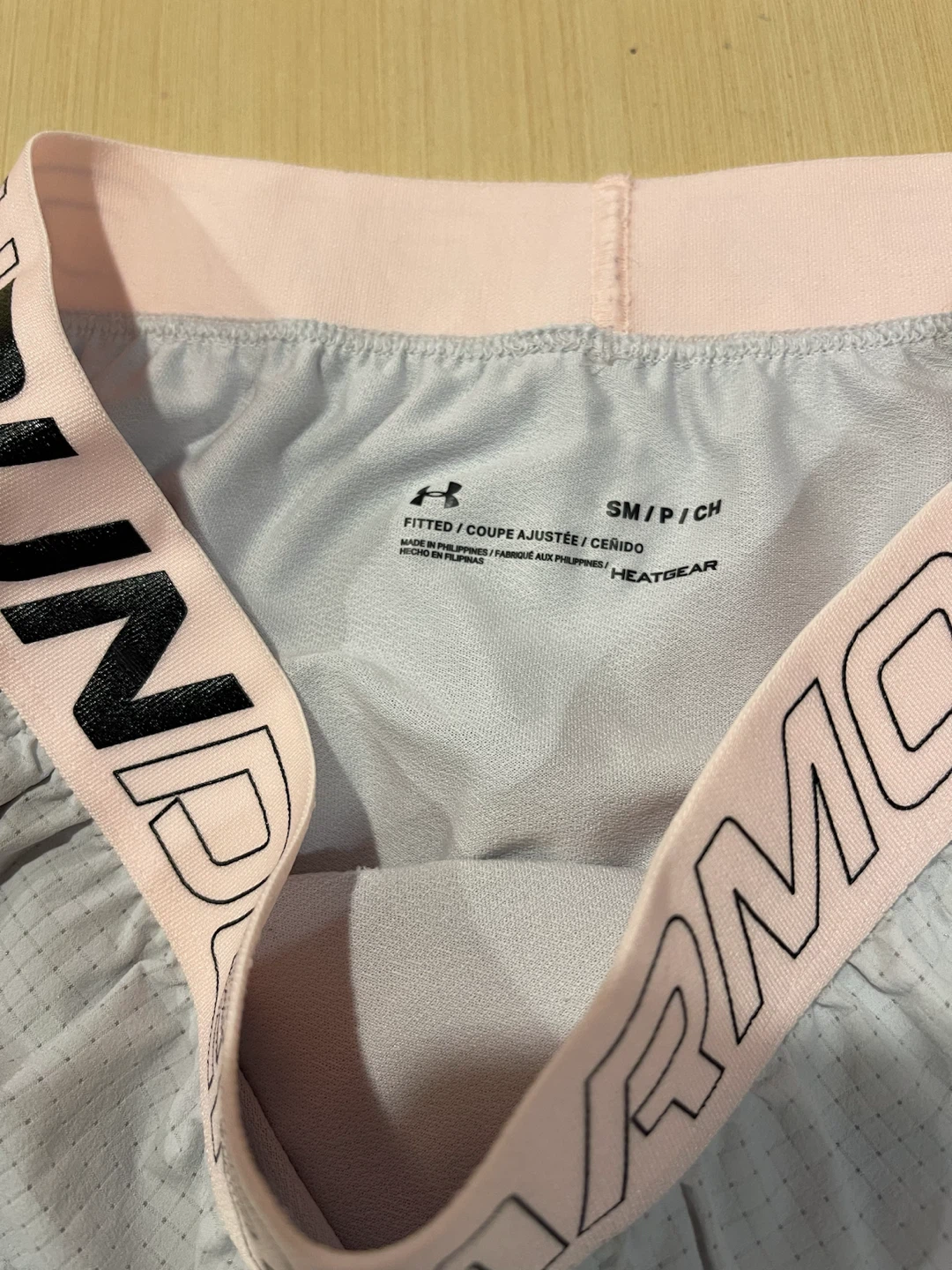 Underarmour women shorts Small - photo 3