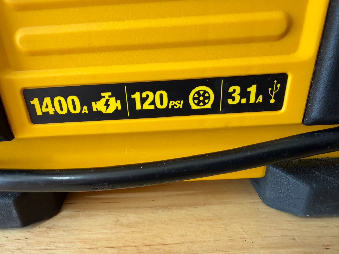 DEWALT DXAEJ14 Jump Starter - compressor - light - photo 5