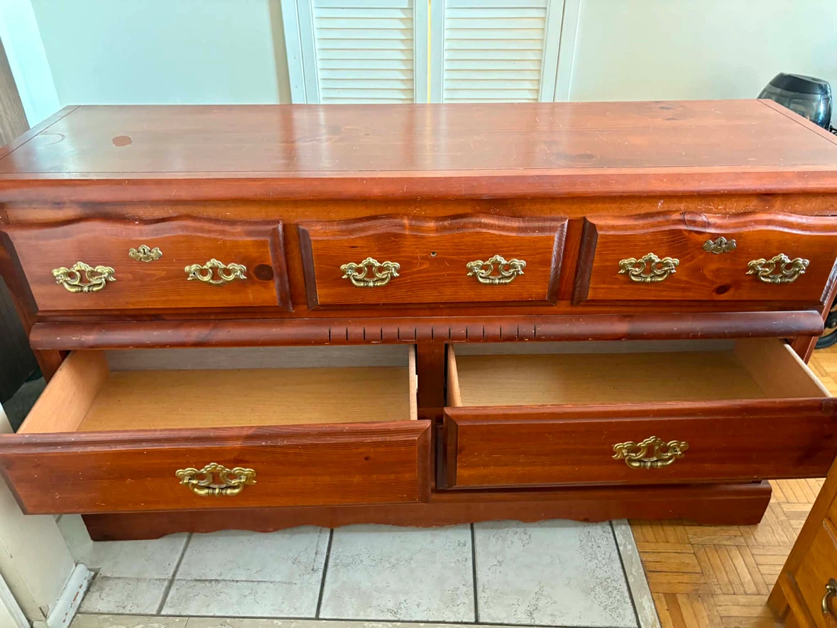 wooden dresser - photo 3