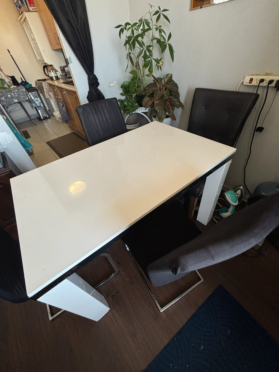 White Dining Table with 4 Chairs - photo 3