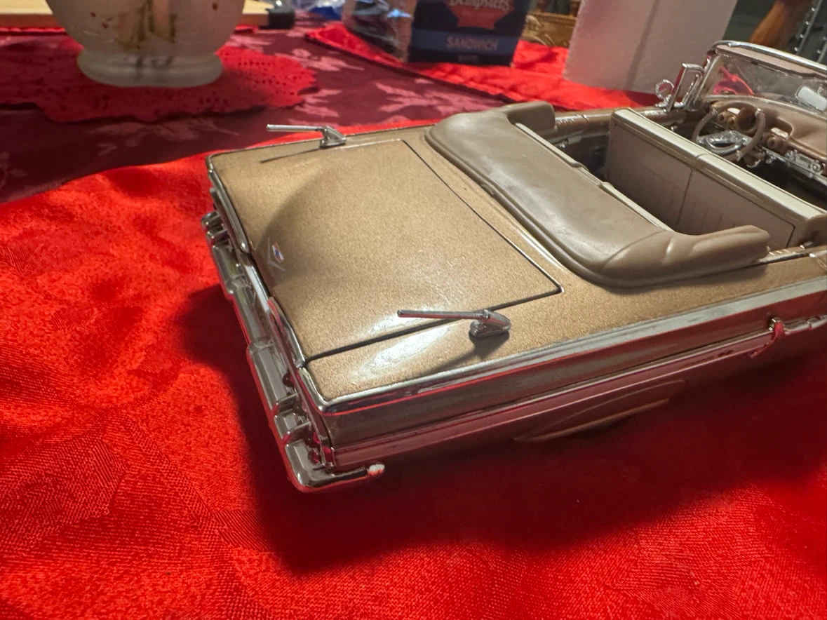 Diecast 1960 Chevy Impala SS Convertible , 1/18th scale. - photo 2