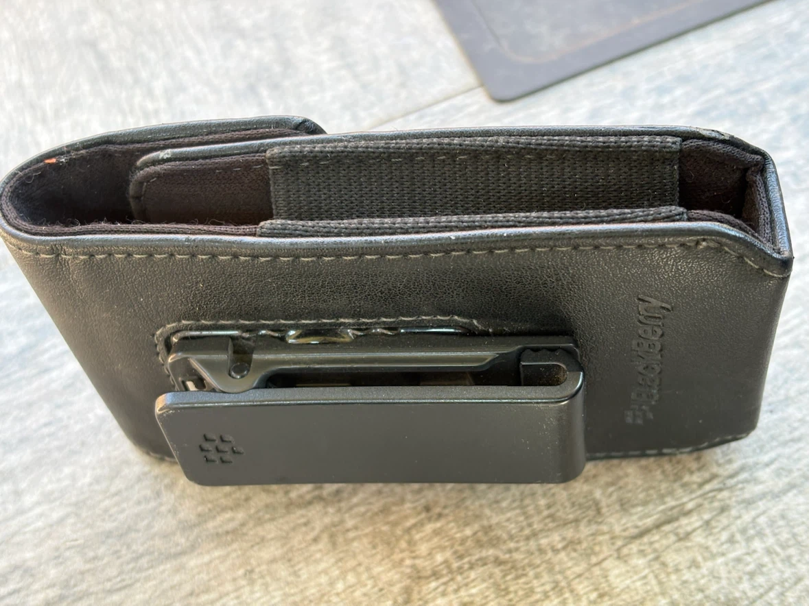 BlackBerry Charger & Holster with Adapters - photo 4