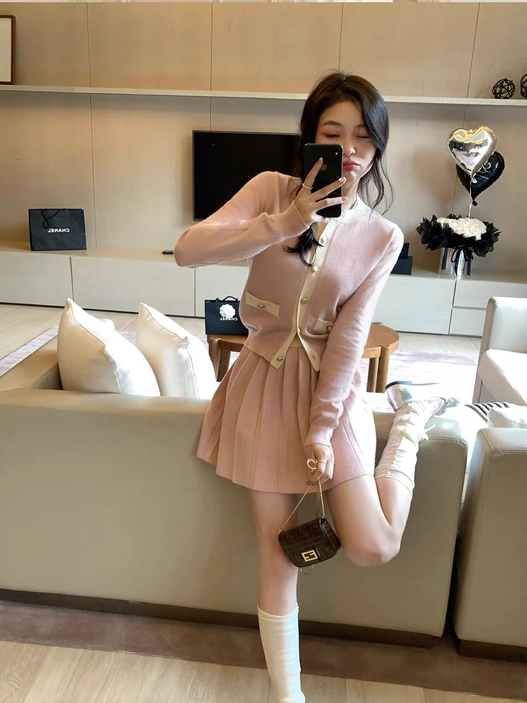 Pink Pleated Skirt and Cardigan Set Size M - photo 2