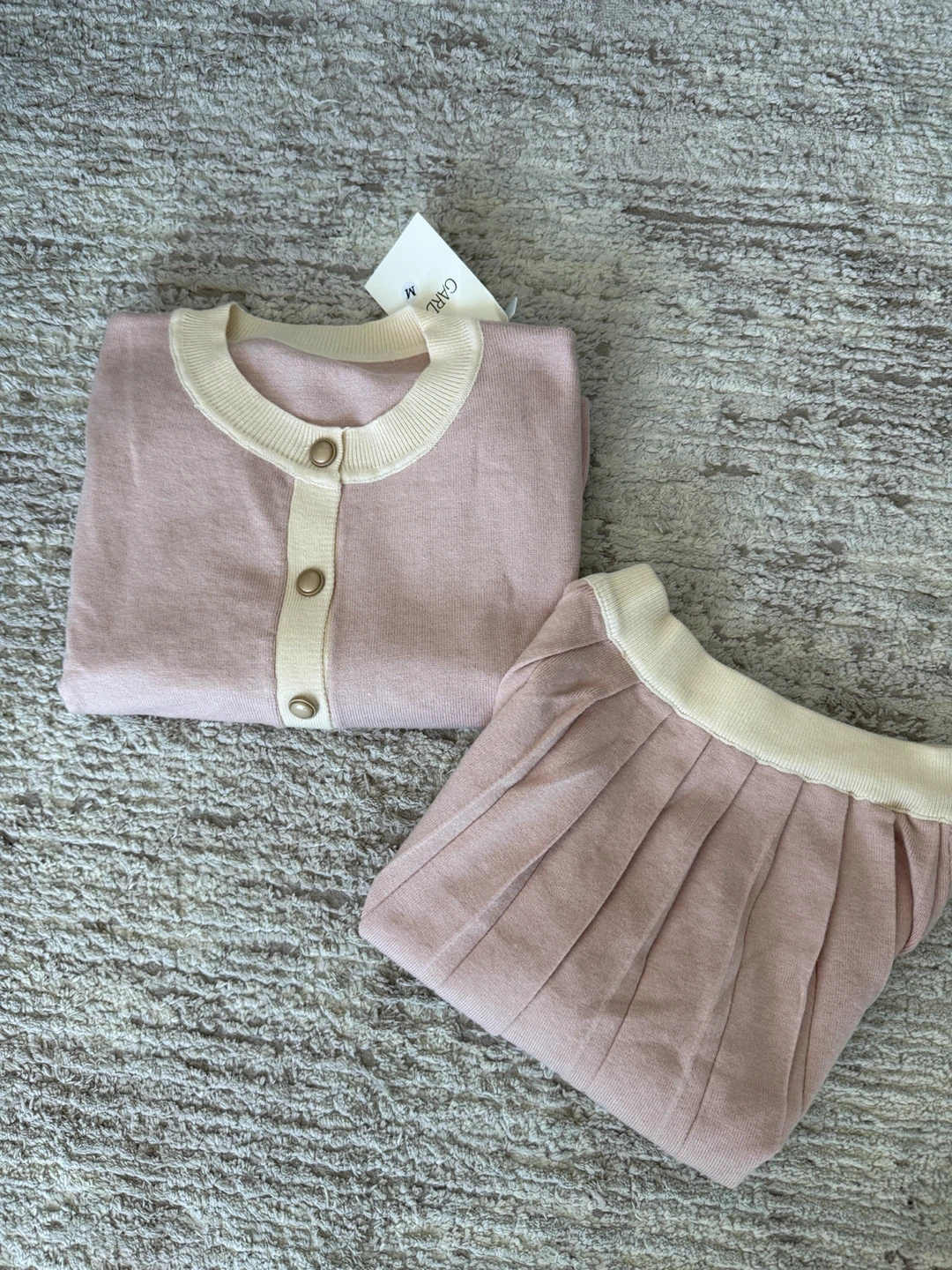Pink Pleated Skirt and Cardigan Set Size M - photo 3