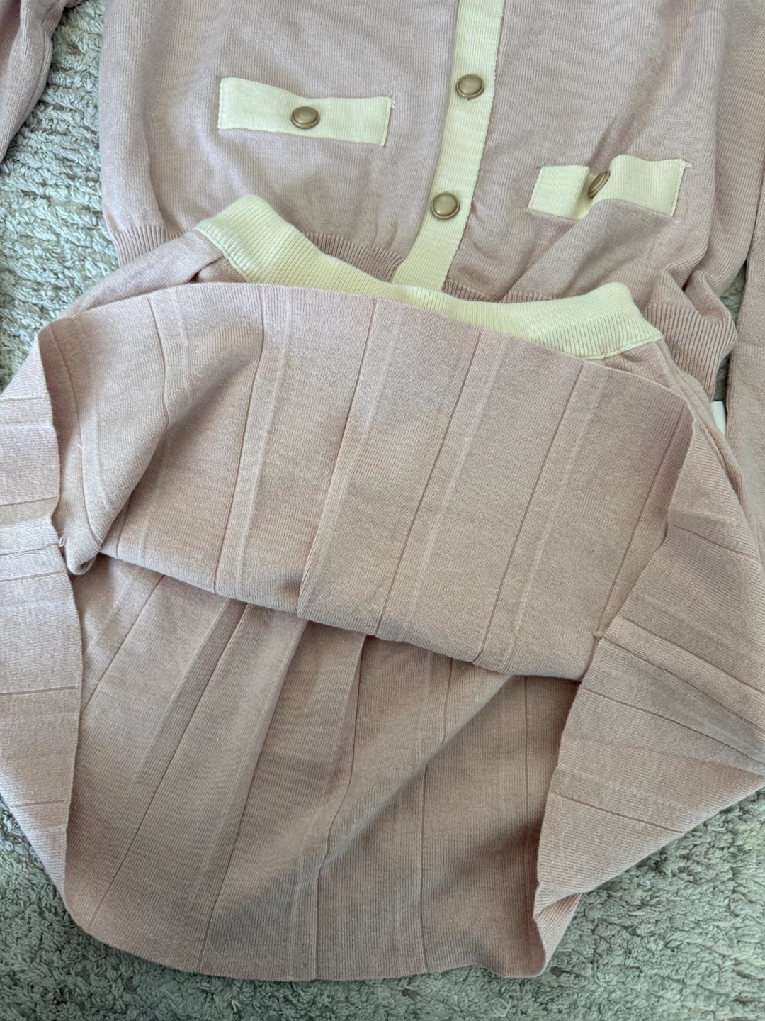 Pink Pleated Skirt and Cardigan Set Size M - photo 4