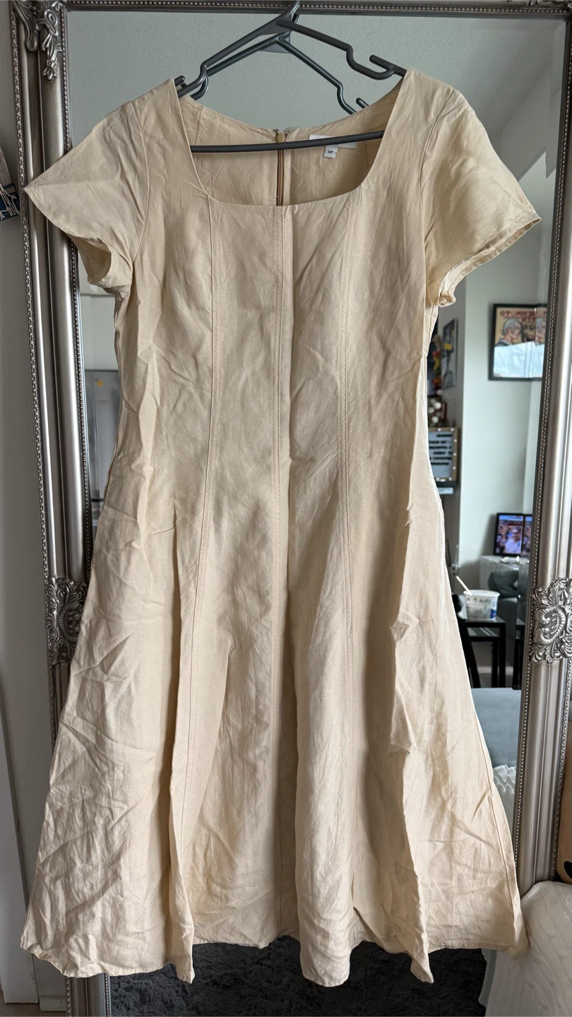 UNIQLO Beige Square Neck Short Sleeve Dress