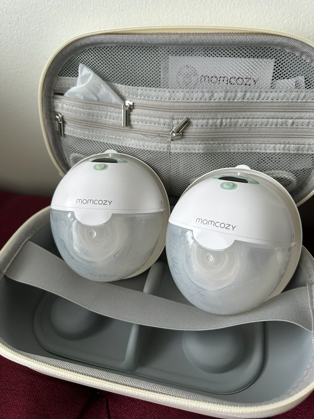 Momcozy Wearable Breast Pumps with Case - photo 4
