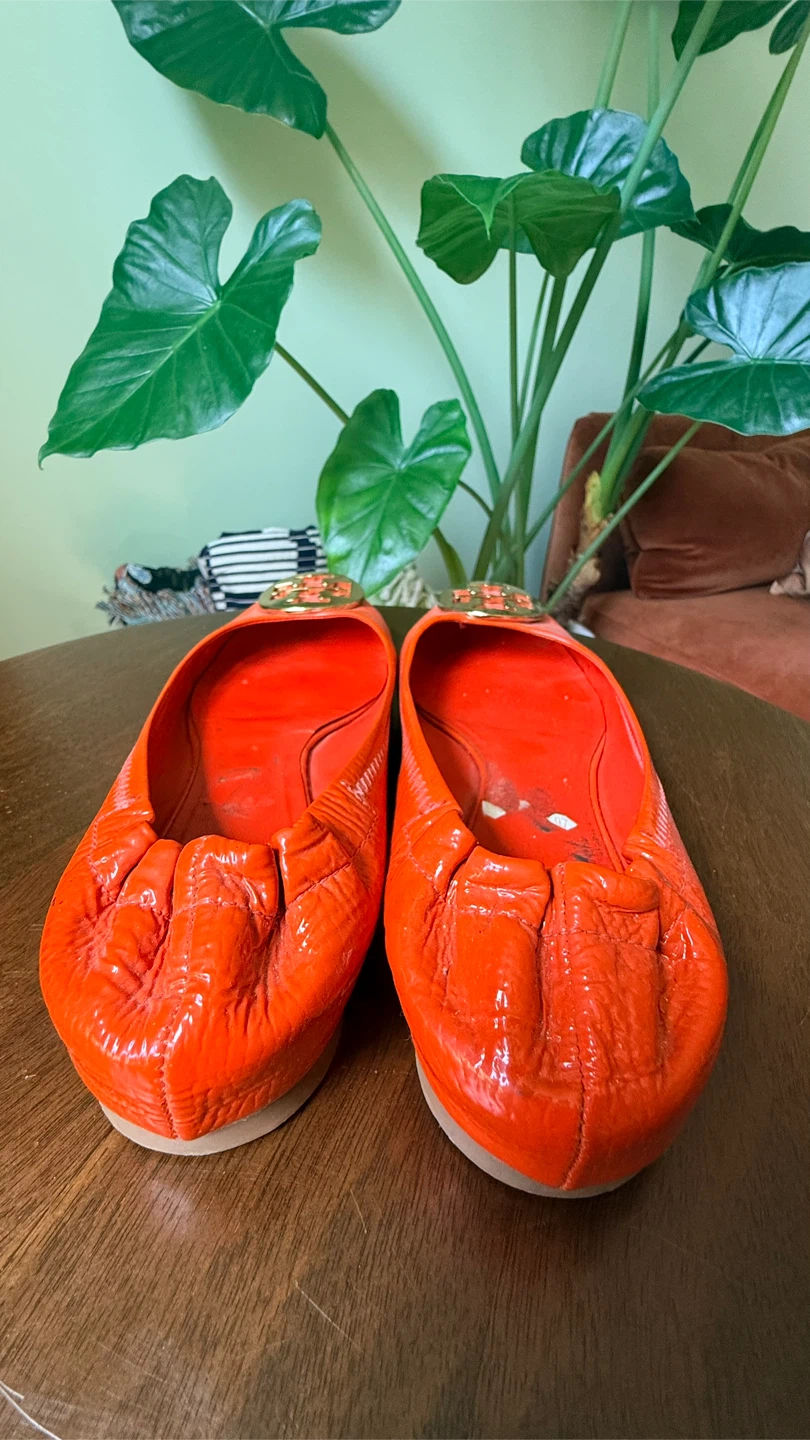Tory Burch Reva Orange Patent Leather Ballet Flats - photo 4