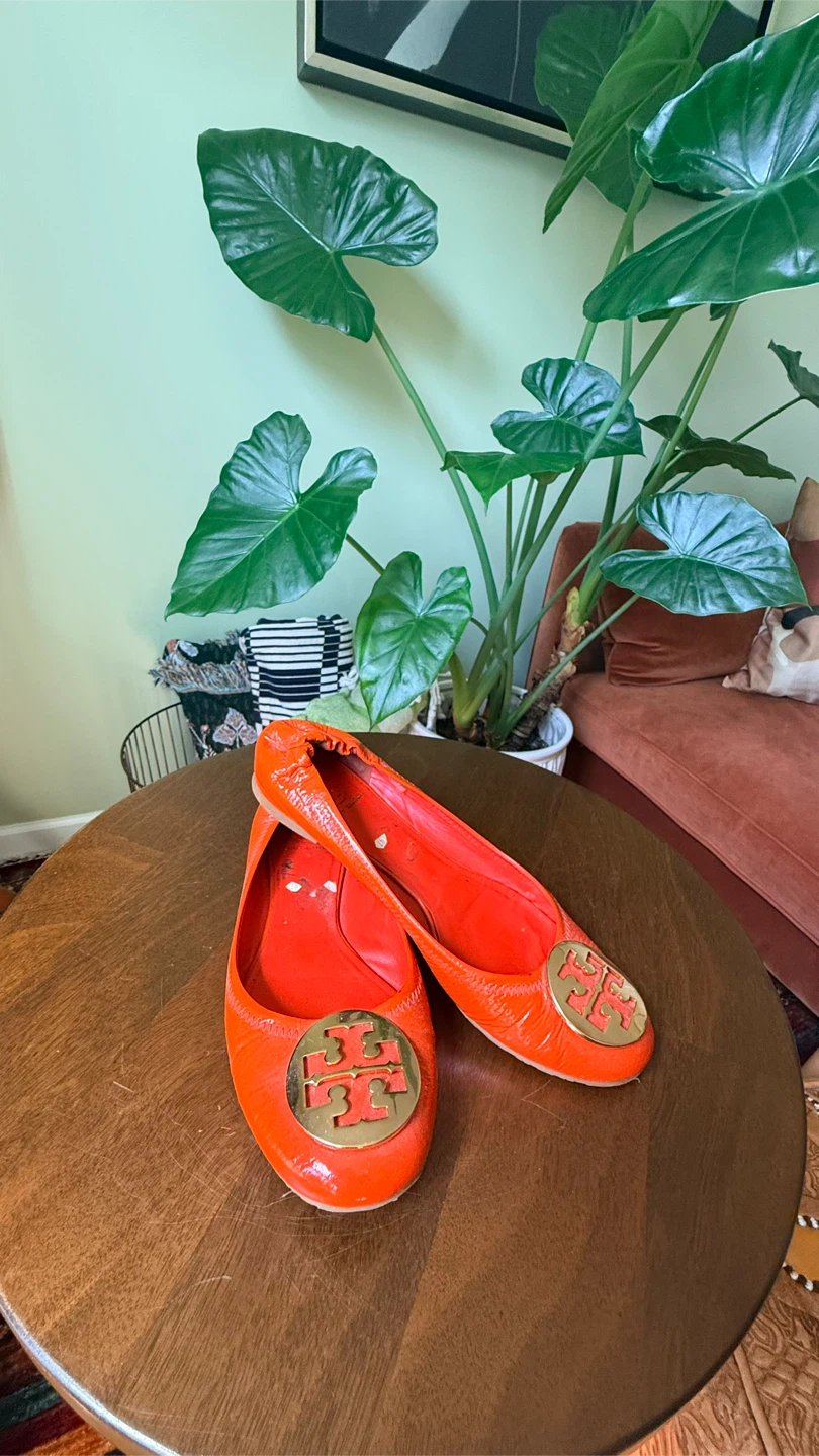 Tory Burch Reva Orange Patent Leather Ballet Flats - photo 2