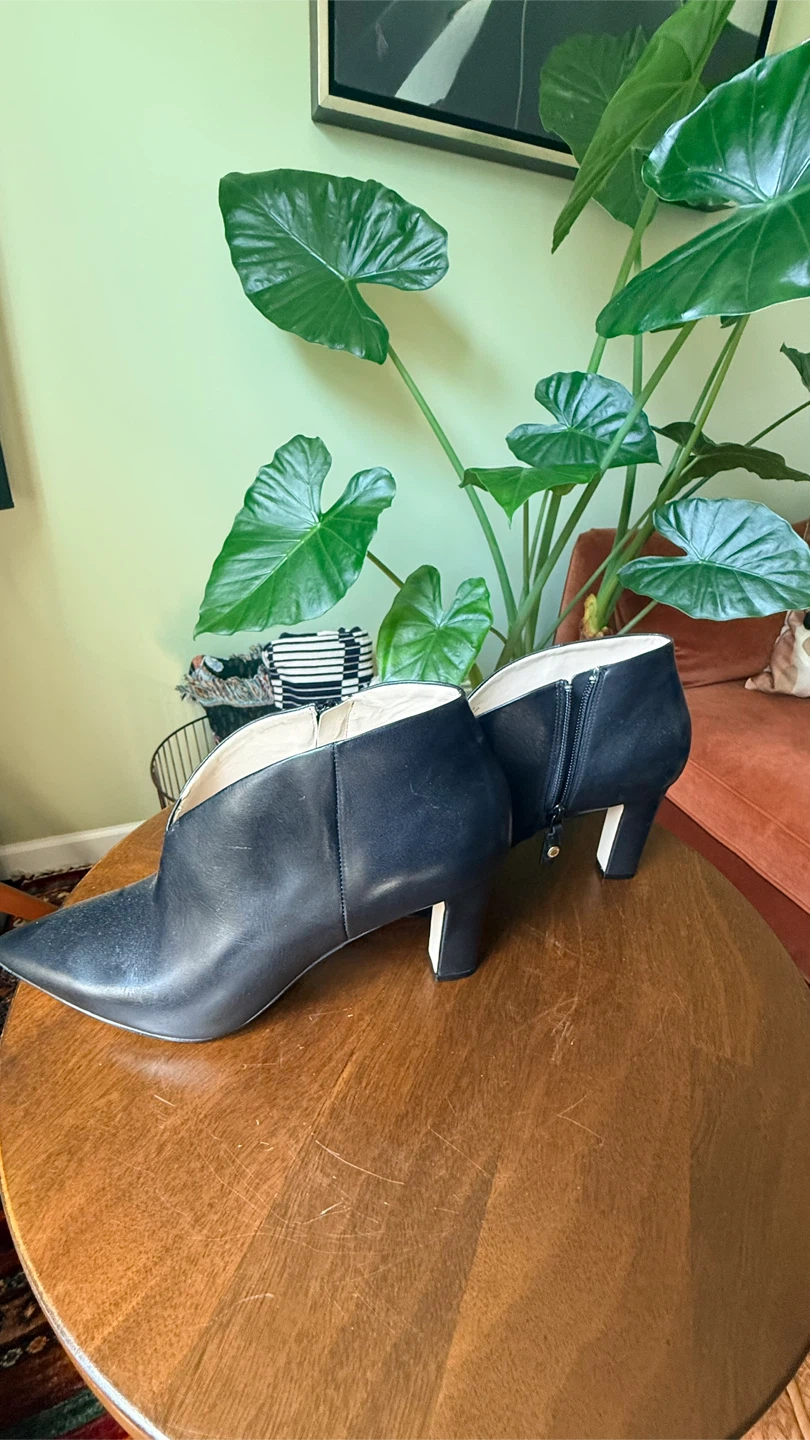 Cole Haan Black Grand Series Leather V-Cut Ankle Boots - photo 2