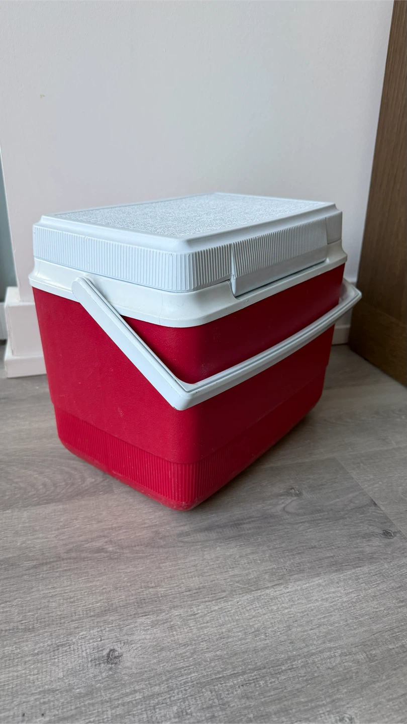 Rubbermaid Personal Cooler, Model 1910 - Red/White - photo 2