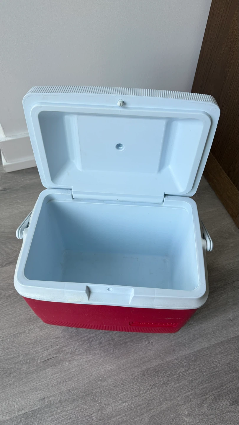 Rubbermaid Personal Cooler, Model 1910 - Red/White - photo 3