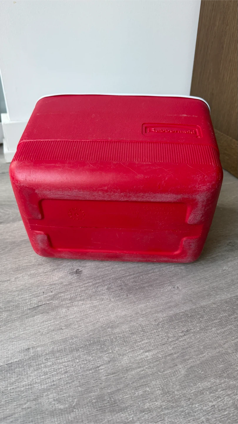 Rubbermaid Personal Cooler, Model 1910 - Red/White - photo 4