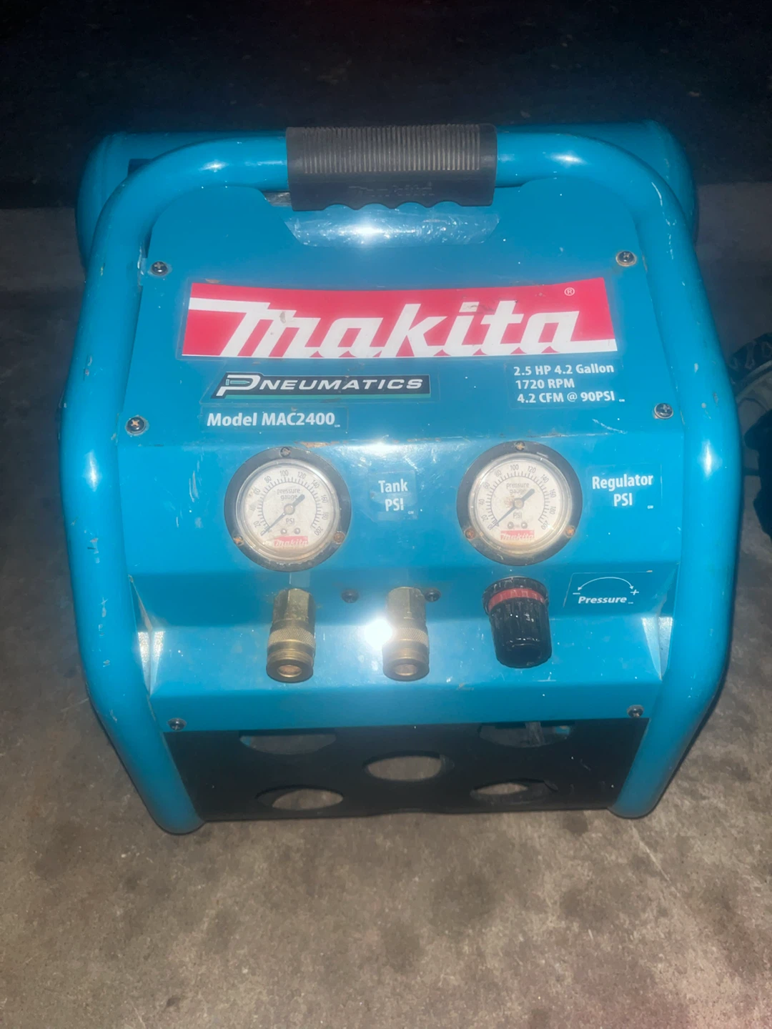 Makita MAC2400 2.5 HP 4.2 Gallon Air Compressor