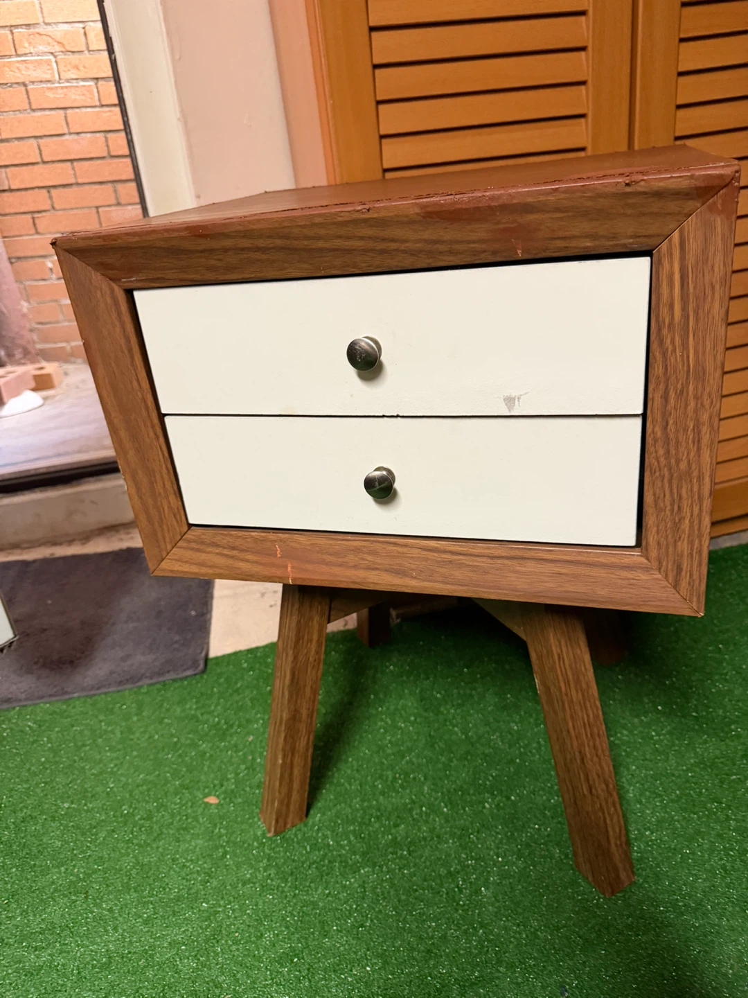Mid-Century Modern Nightstand with 2 Drawers