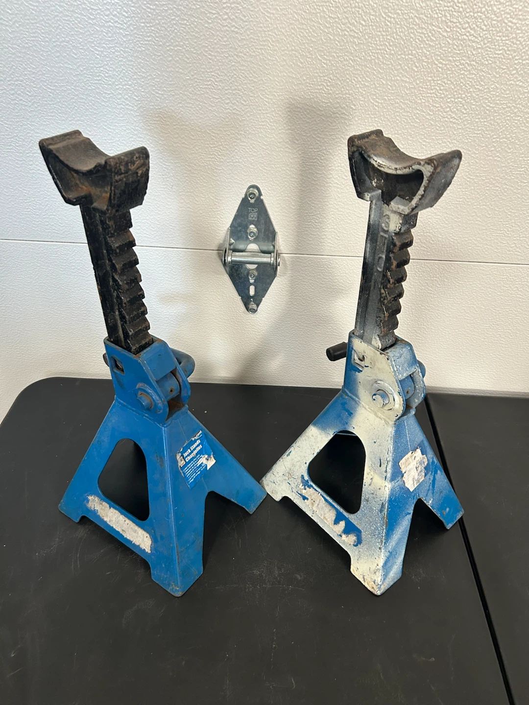 3 ton power fist jack stands - photo 3