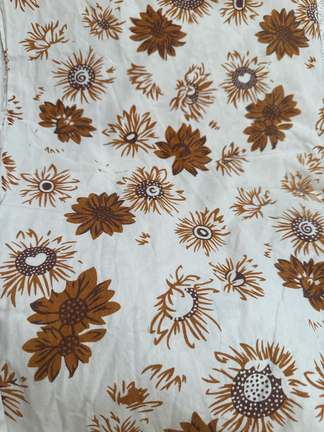 White and Brown Floral Fabric - photo 2