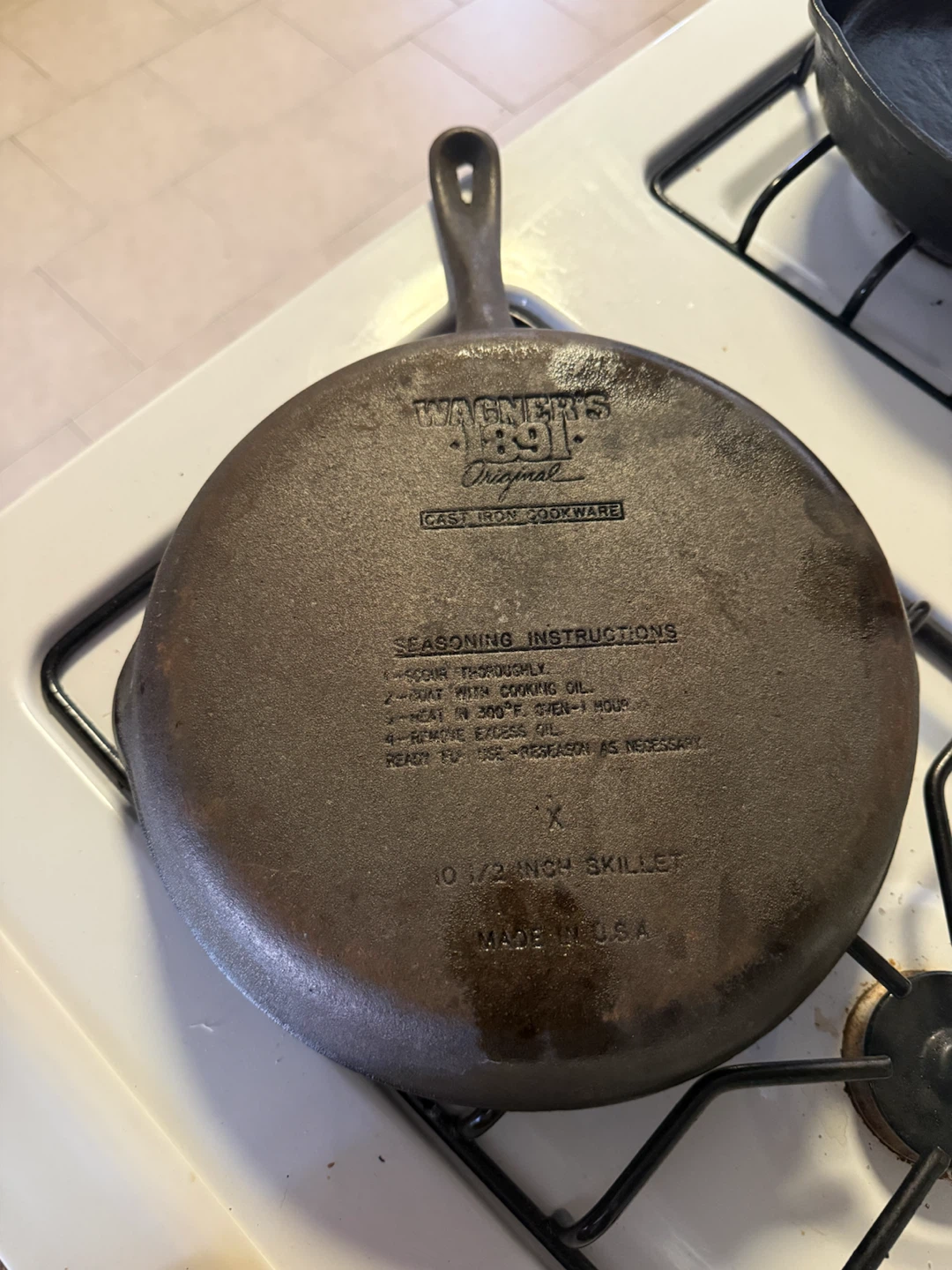 Wagner's 1891 Original Cast Iron Skillet 10 1/2 Inch - photo 2
