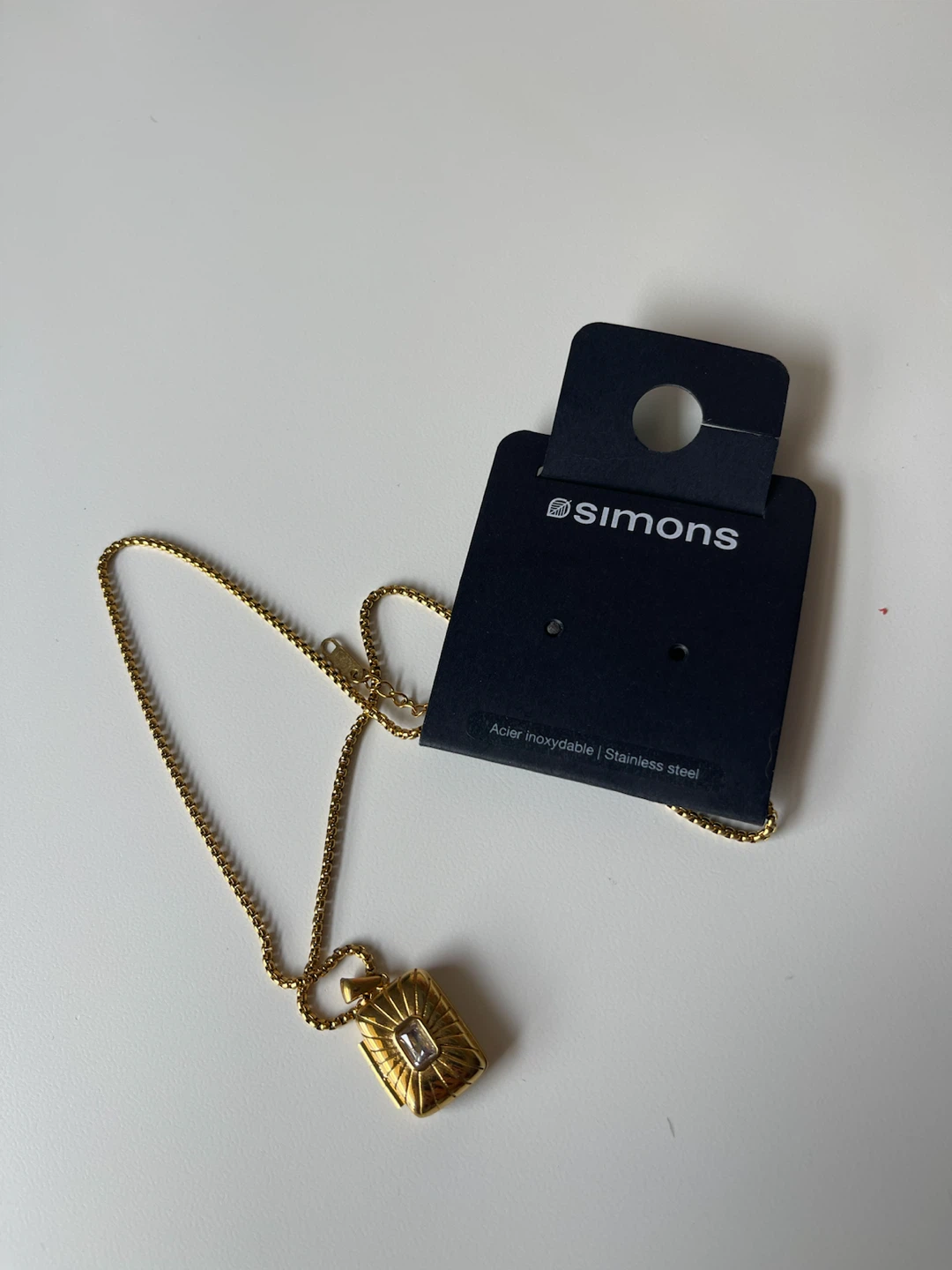 Simons Gold Tone Locket Necklace