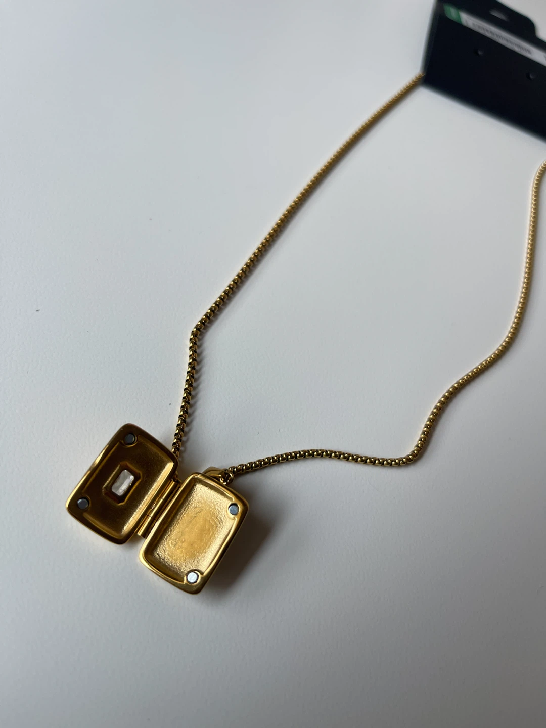 Simons Gold Tone Locket Necklace - photo 3