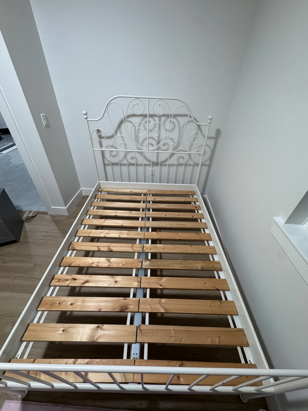 White Metal Bed Frame with Slatted Base (double) - photo 2