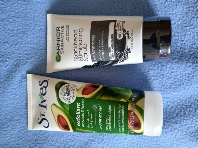 Garnier SkinActive Scrub St. Ives Exfoliant Avocado & Honey