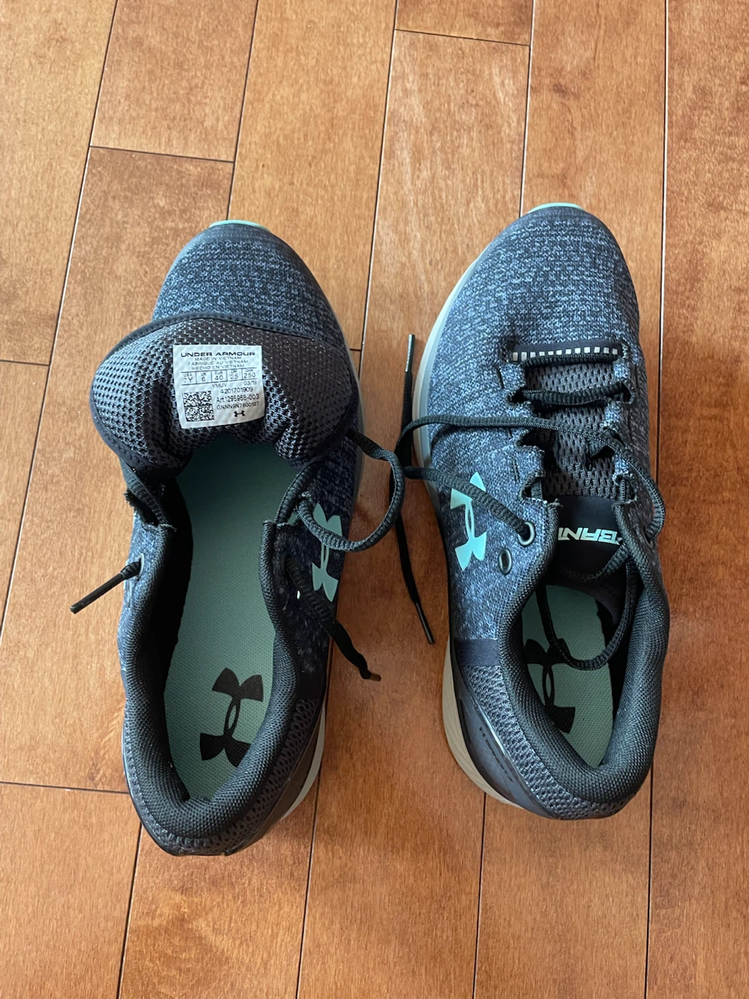 Under Armour Running Shoes - Size 7Y - photo 5
