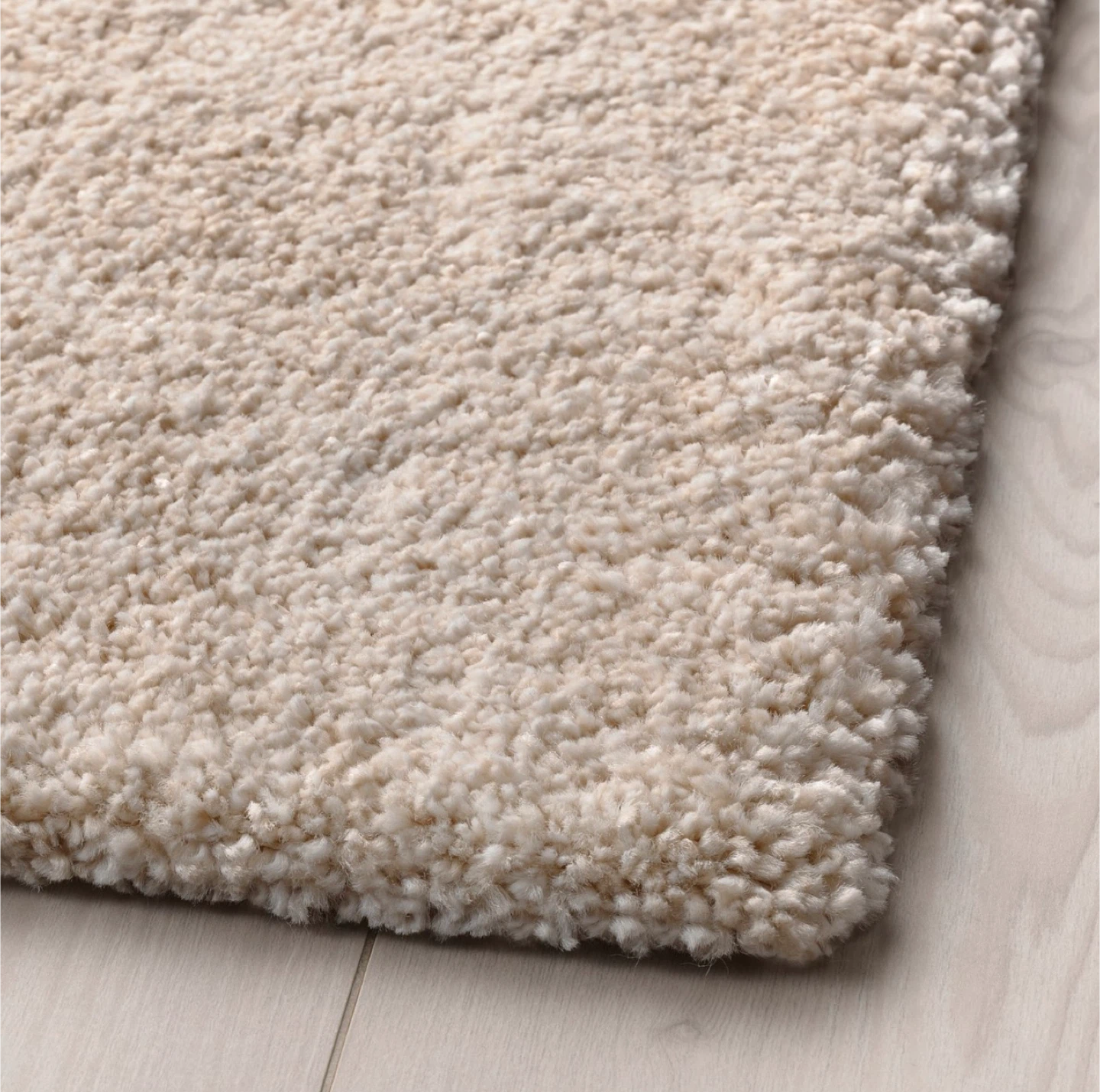 Off-White Low-Pile Area Rug (200 × 300 cm) – Excellent Condition