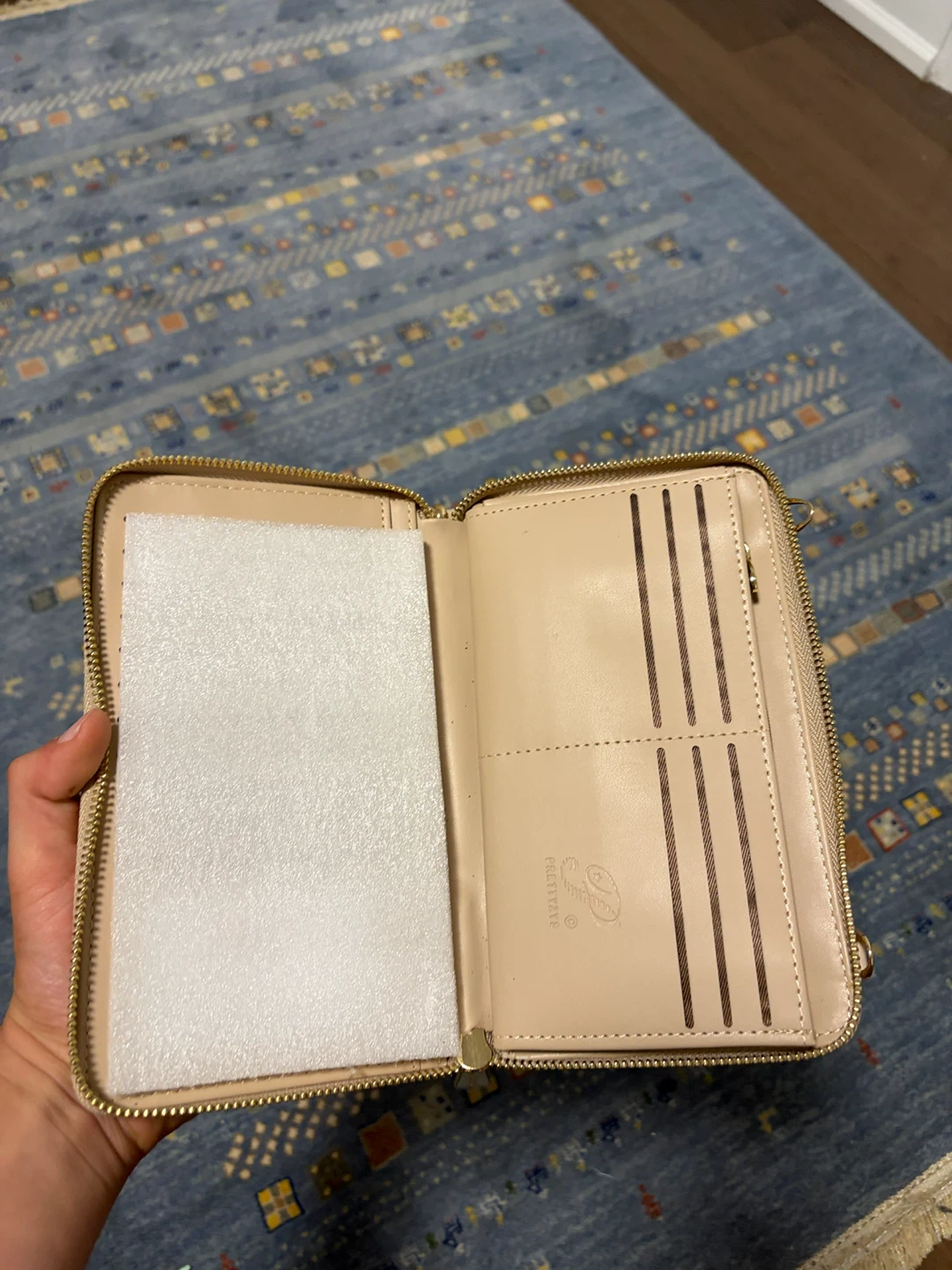 Pale Pink Wallet with Detachable Straps - photo 3