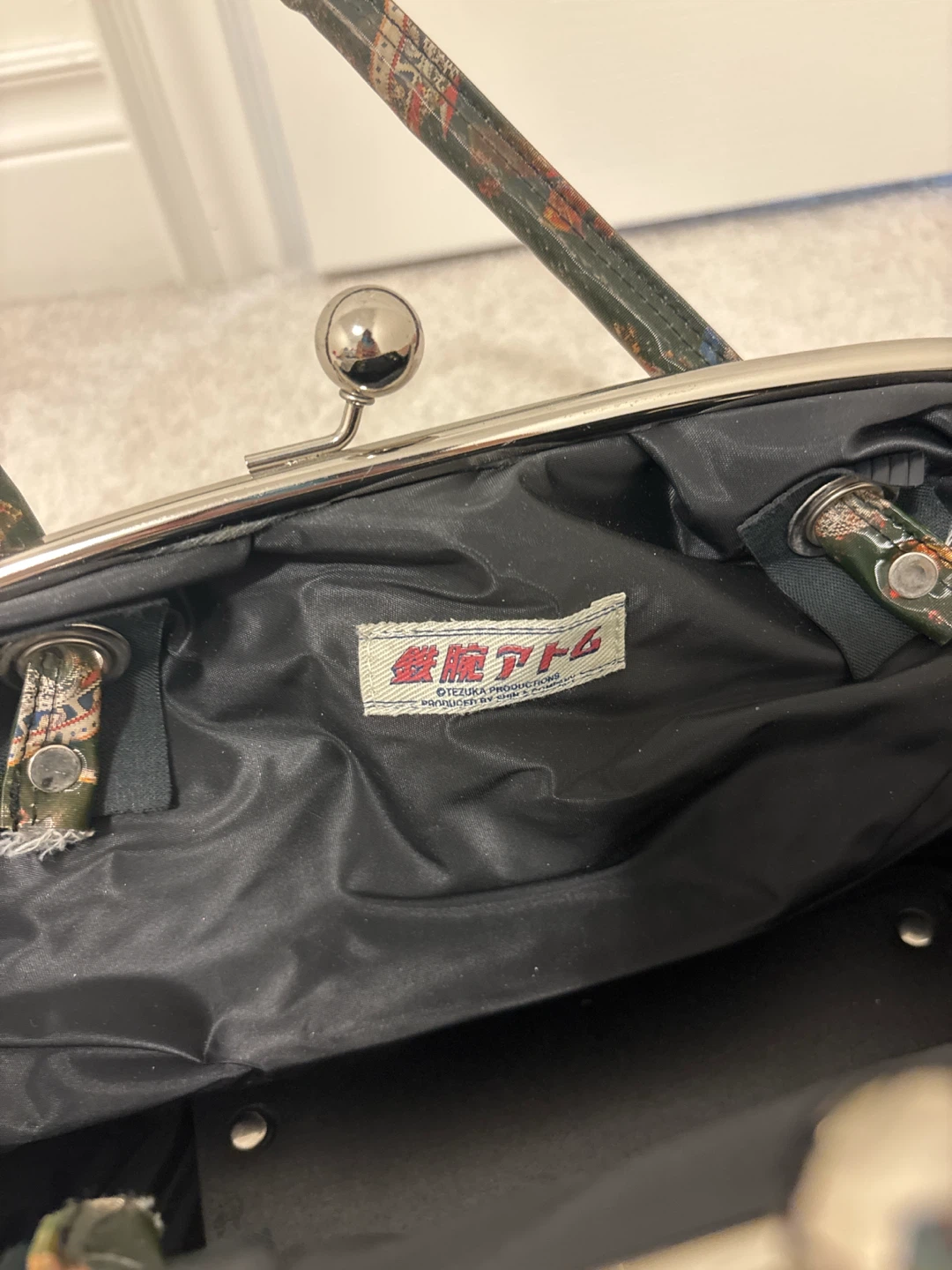 Unique Vintage-style Kiss Lock Handbag - photo 2