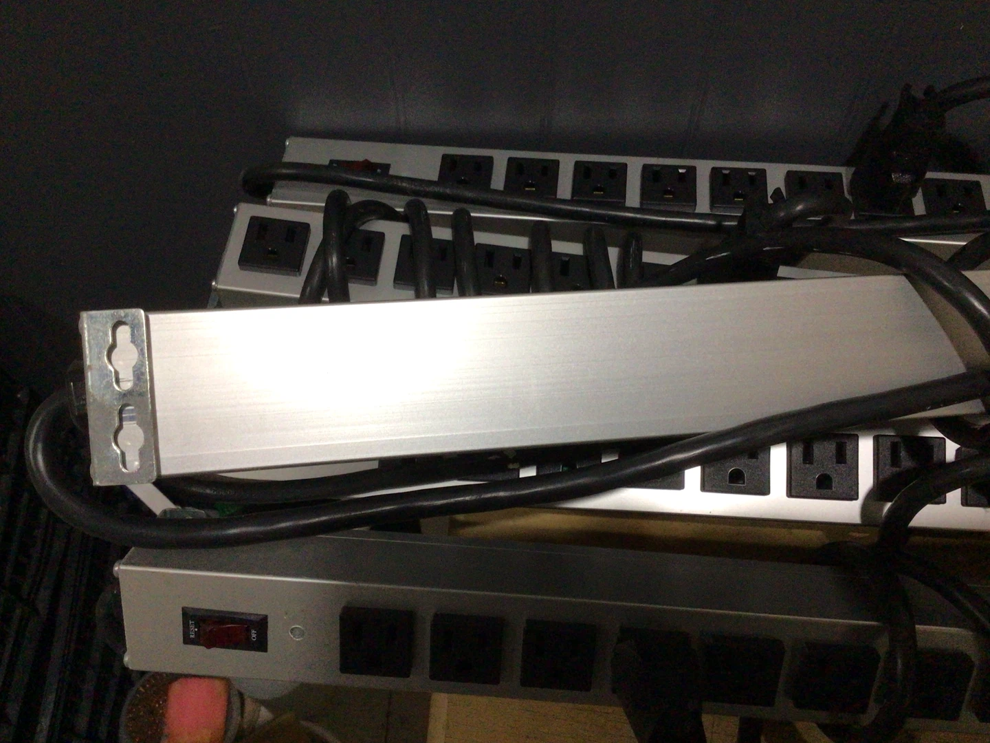 6 multi outlet power strip - photo 2