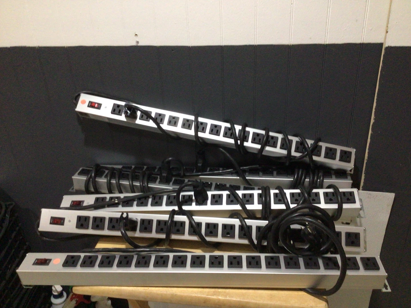 6 multi outlet power strip - photo 3