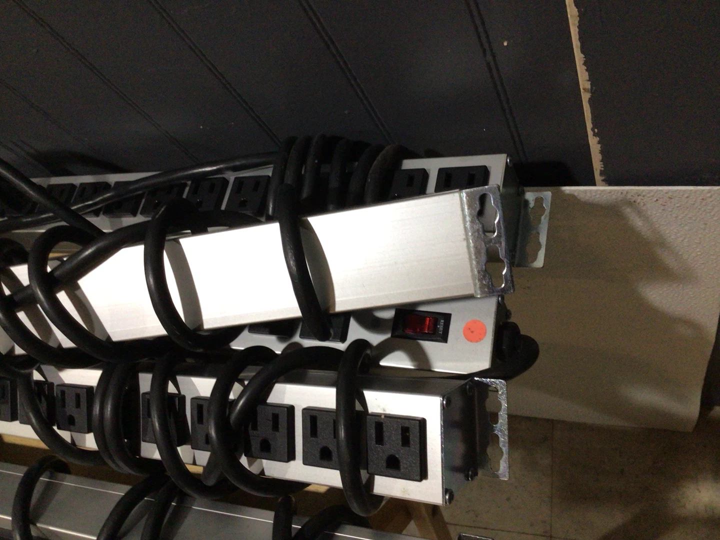 6 multi outlet power strip - photo 5