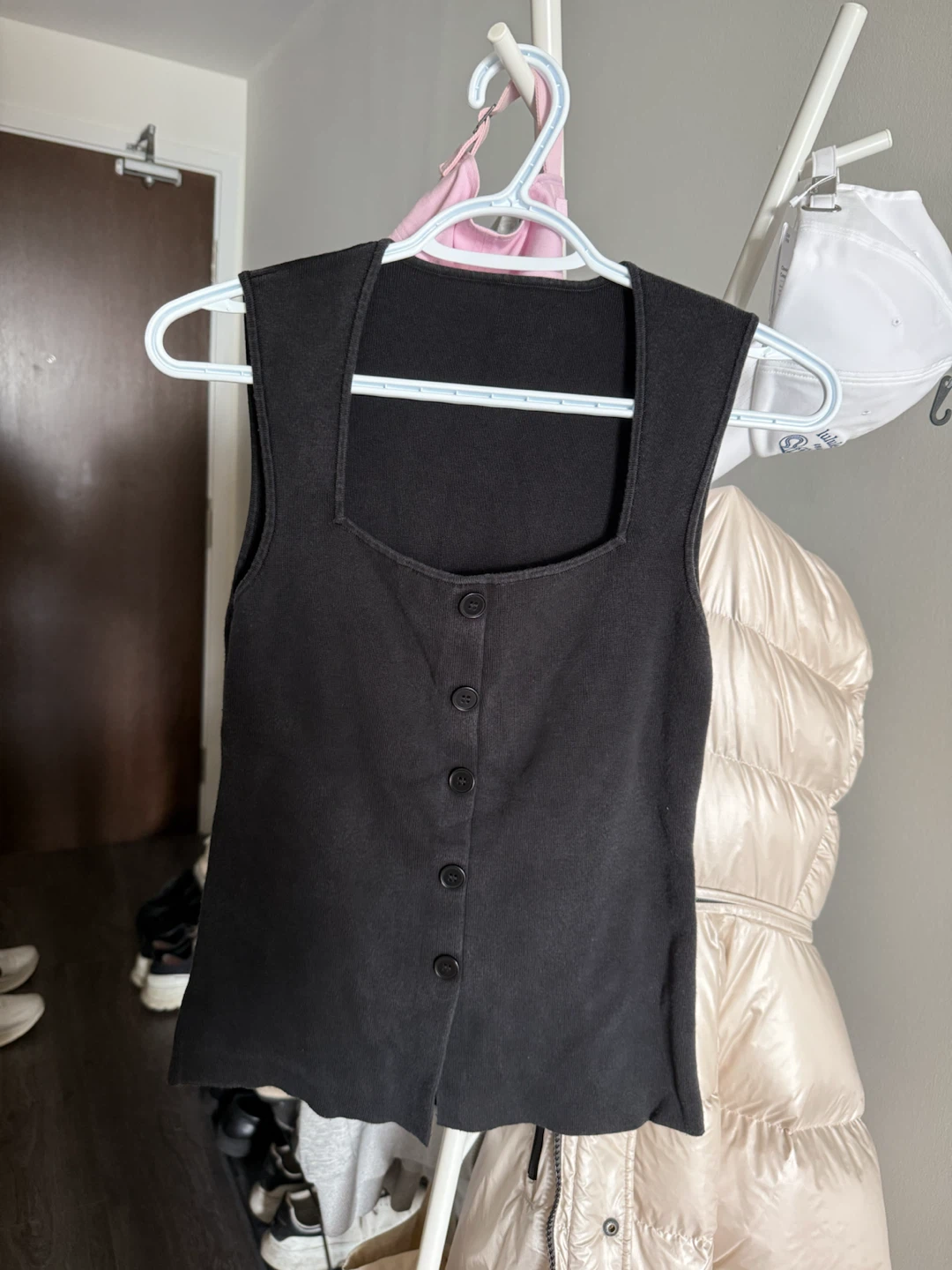 Black Sleeveless Button-Up Top - Size Medium - photo 2